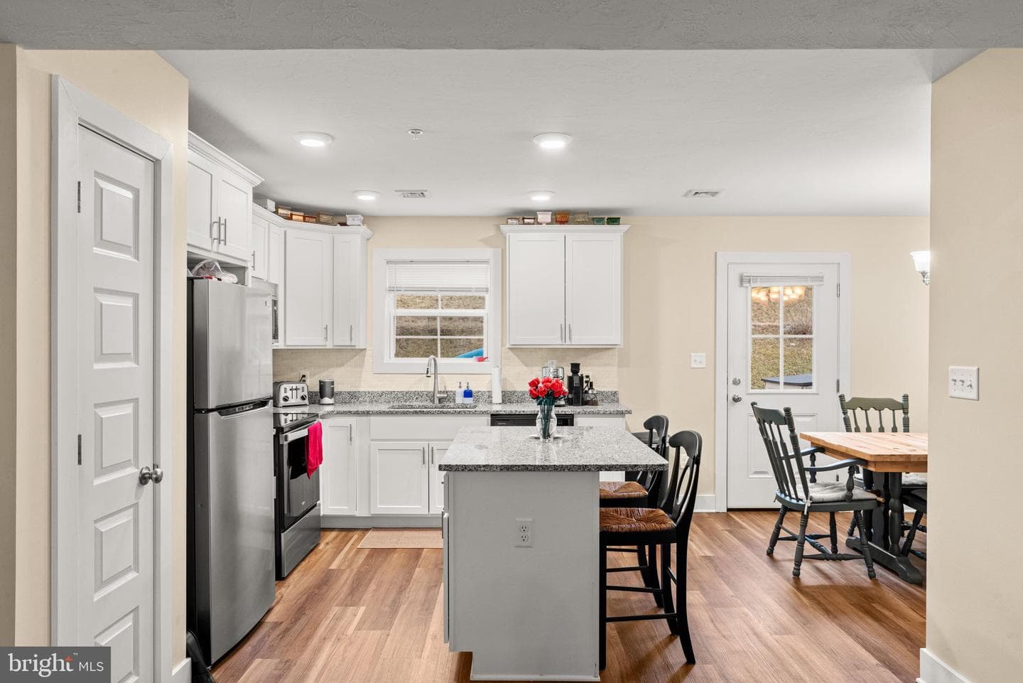 8796 Hillside Way photo 10