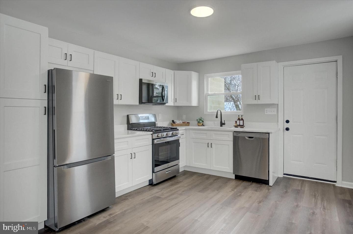 828 Broad Street photo 10