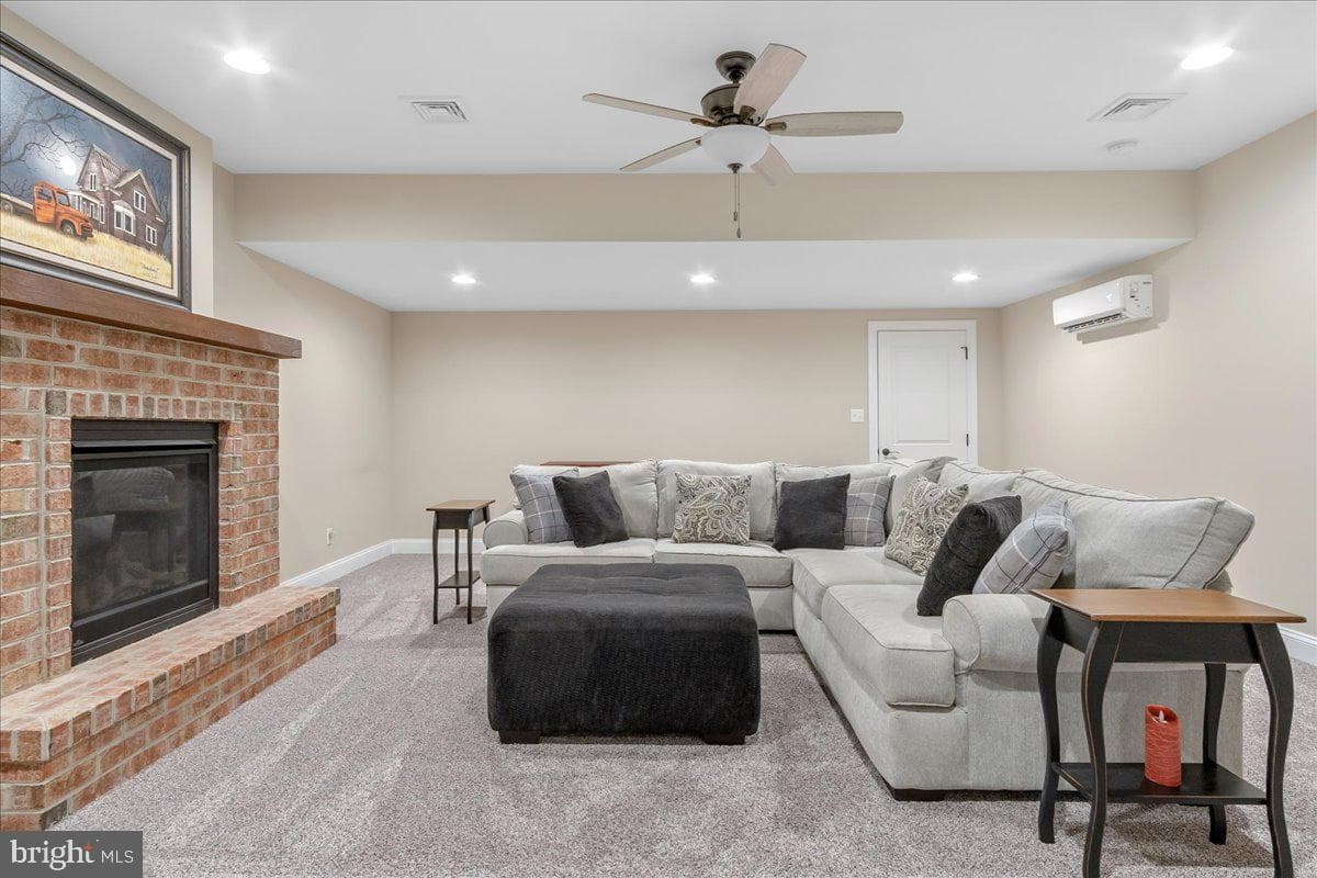 7654 Windmill Road photo 24