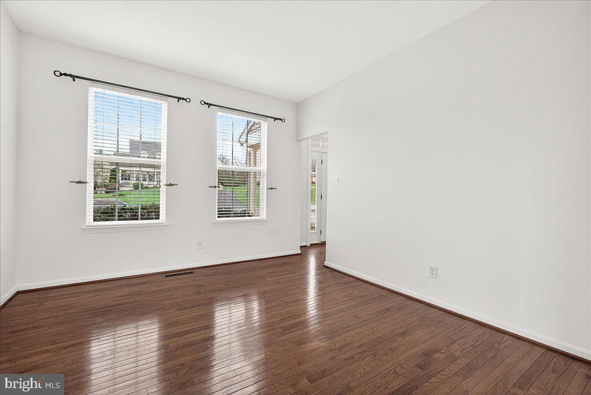 603 N Shannon photo 21