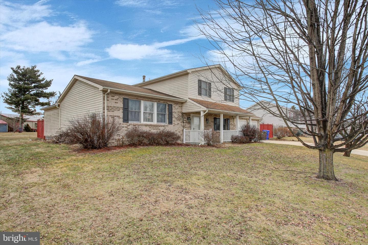 1760 Holly Lane photo 3
