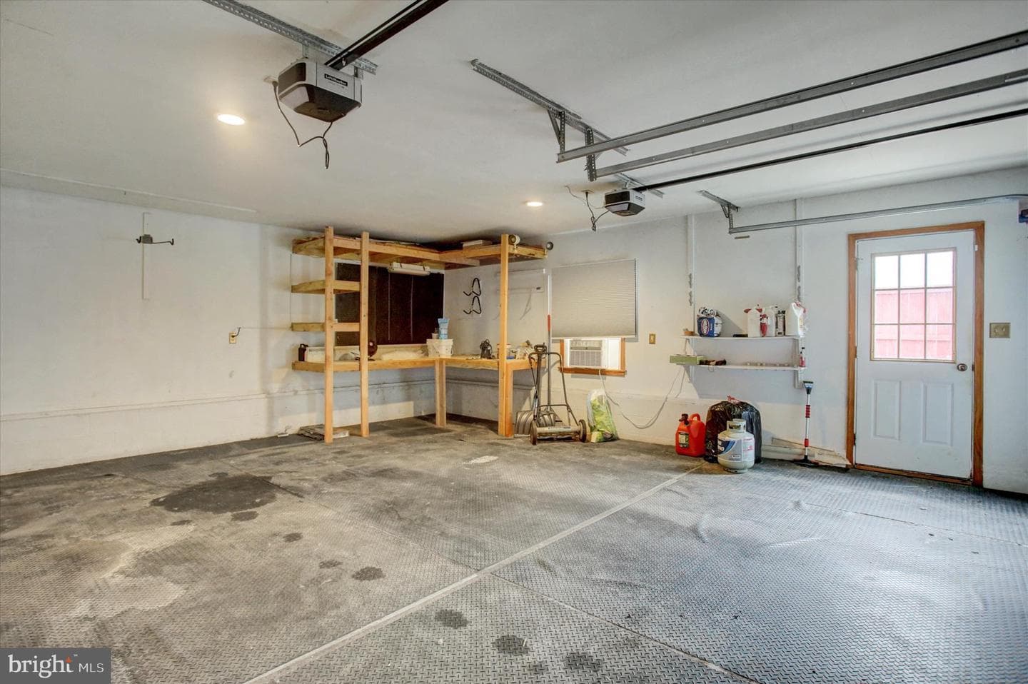 1760 Holly Lane photo 9