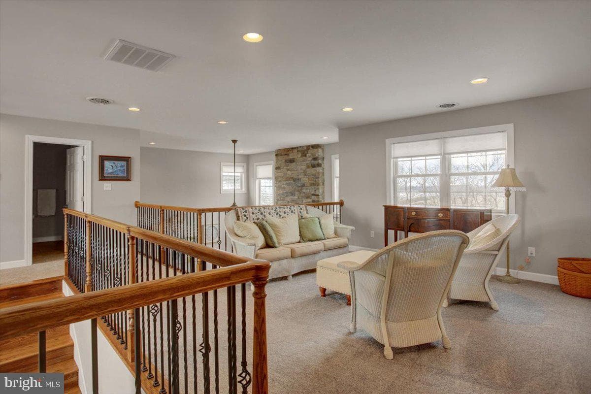 847 W King Street photo 52