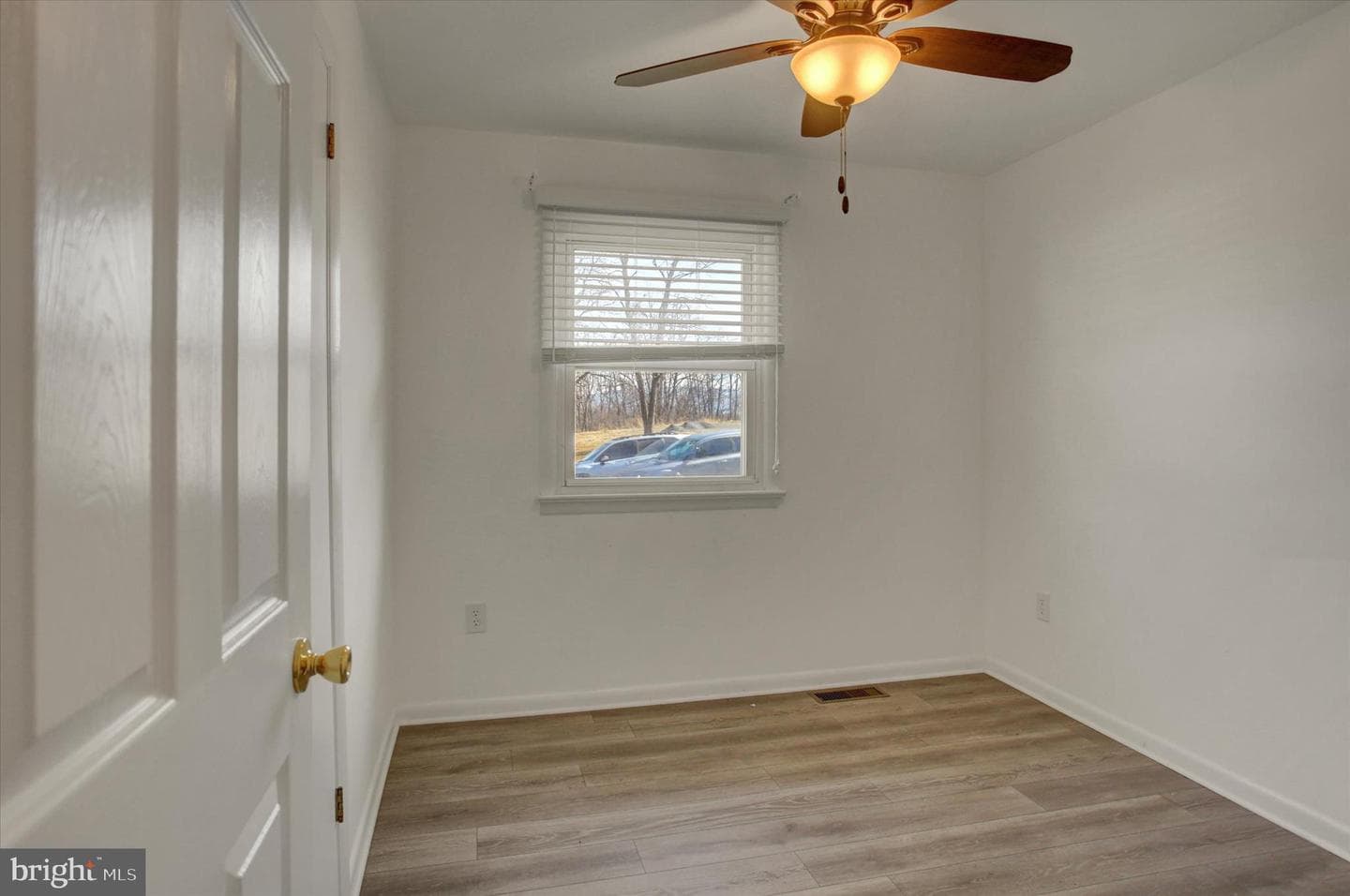 340 Ridge Avenue photo 16