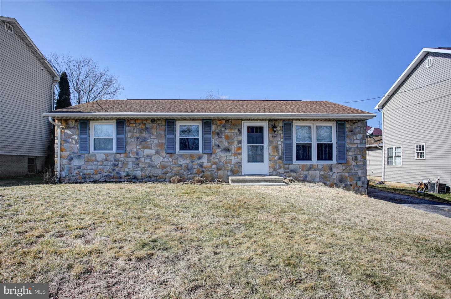 340 Ridge Avenue photo 2