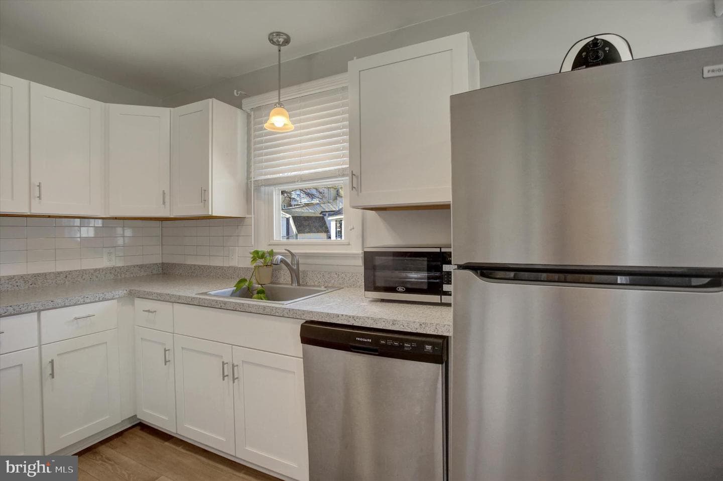 340 Ridge Avenue photo 8