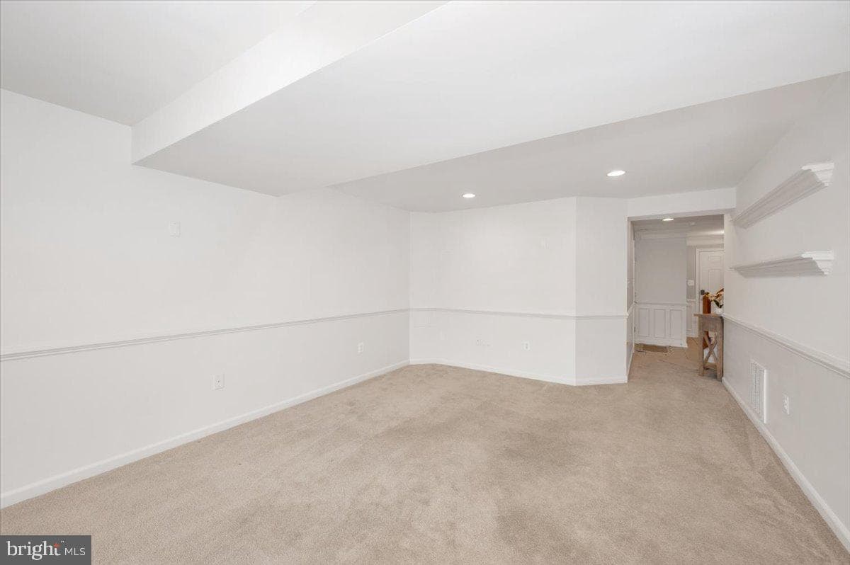 12436 N Welty photo 45