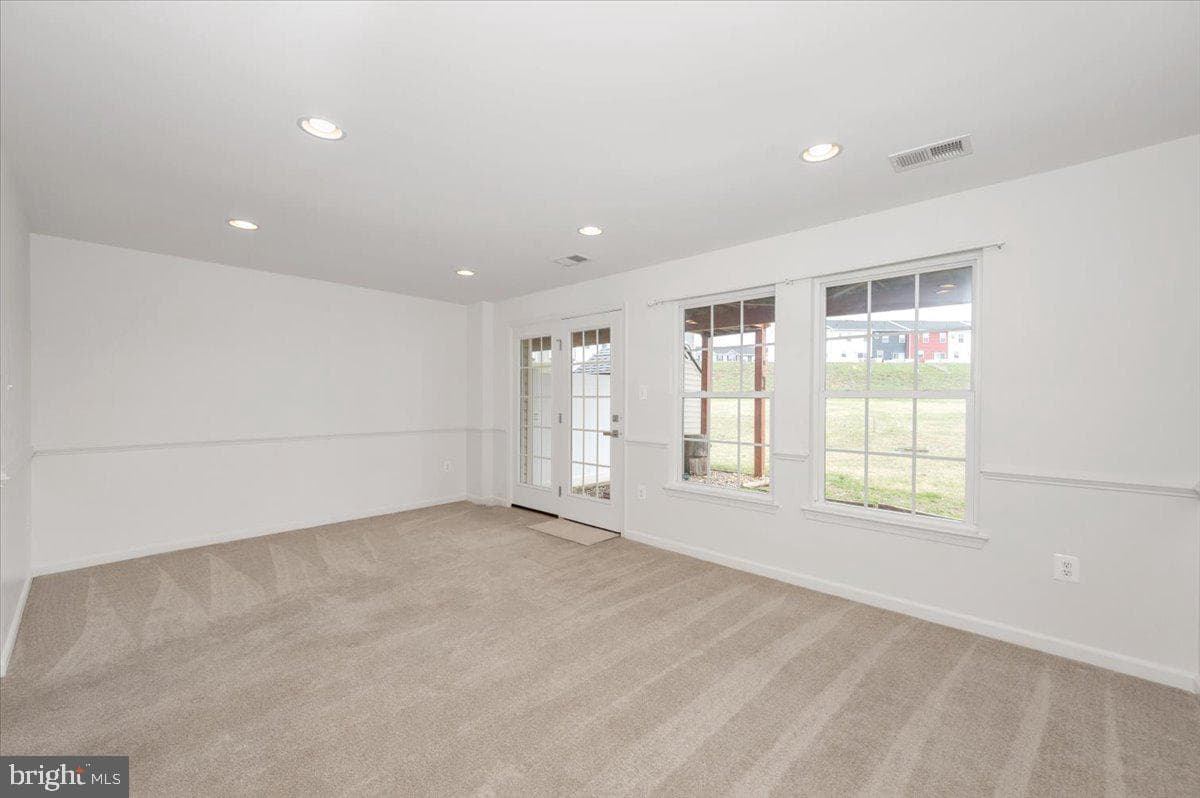 12436 N Welty photo 47