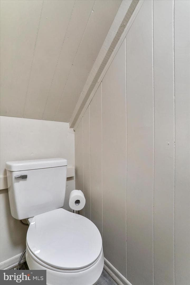 129 E Franklin Street photo 11