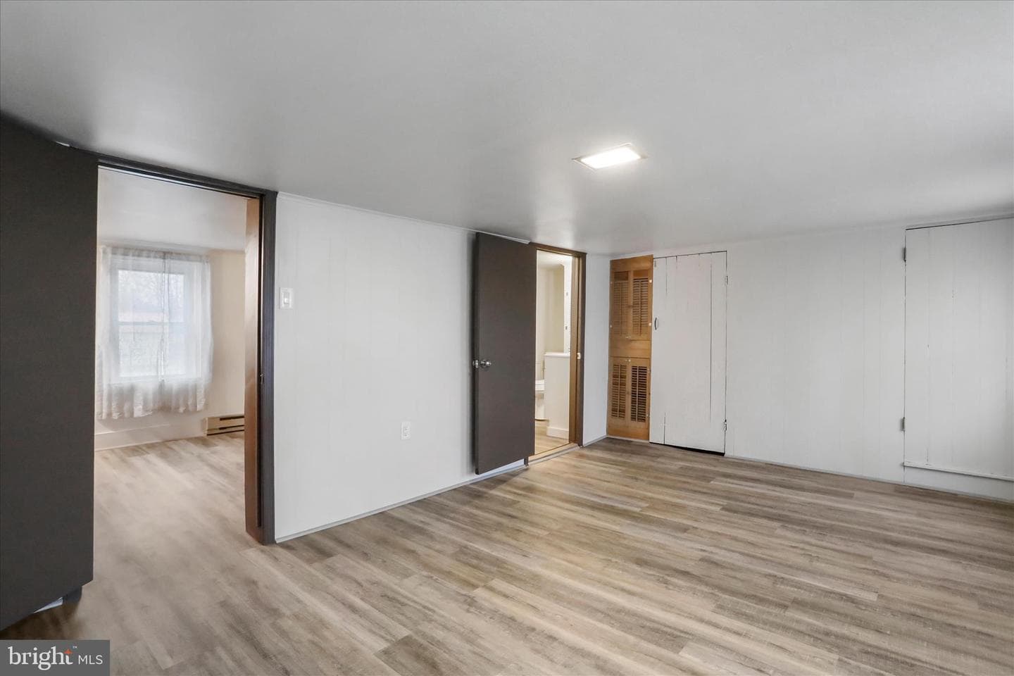 129 E Franklin Street photo 21