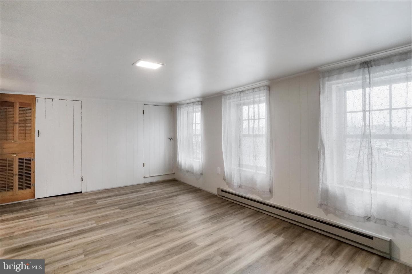 129 E Franklin Street photo 22