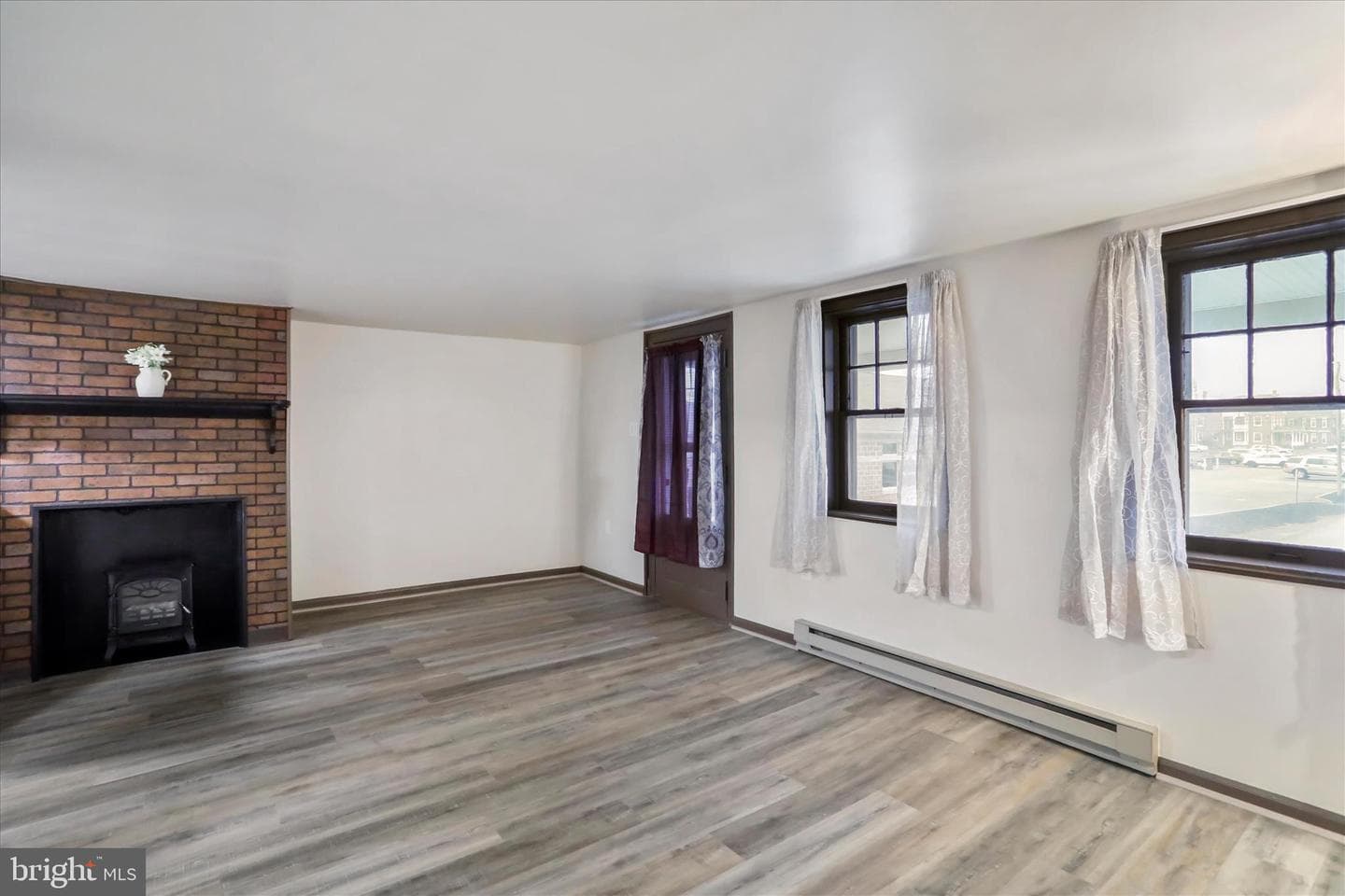 129 E Franklin Street photo 7