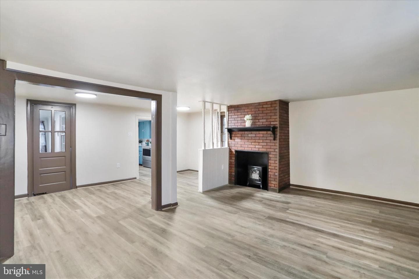 129 E Franklin Street photo 8