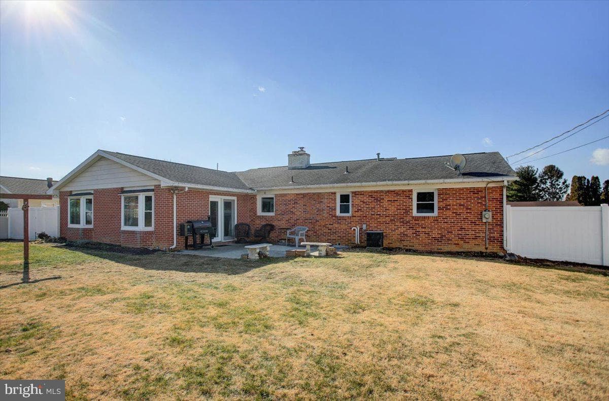 128 Hillside Drive photo 40