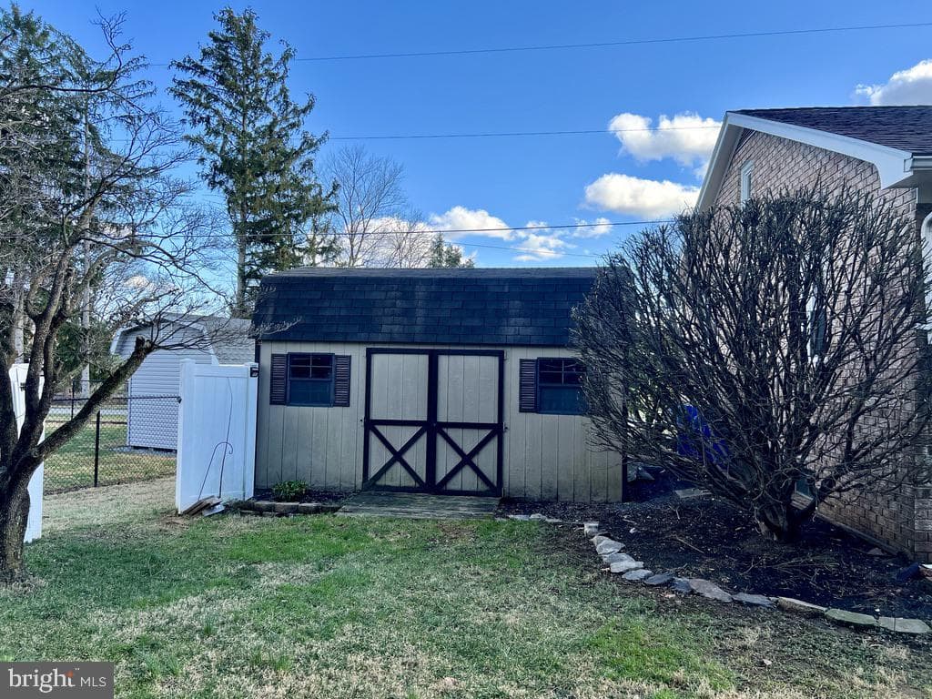 25 Birchway Drive photo 24