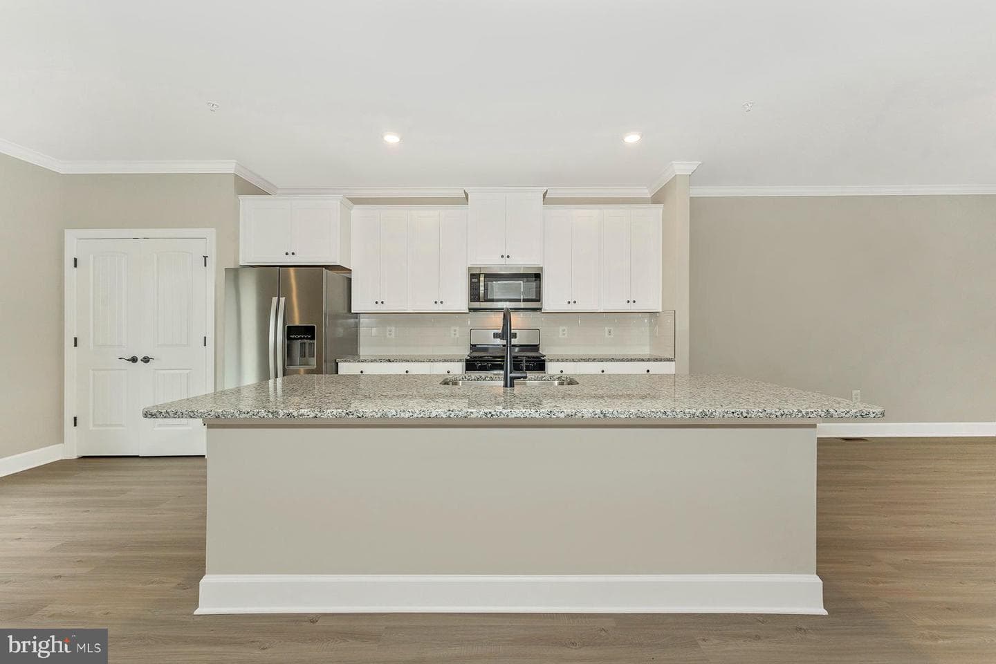 543 Bartholomew Drive photo 8