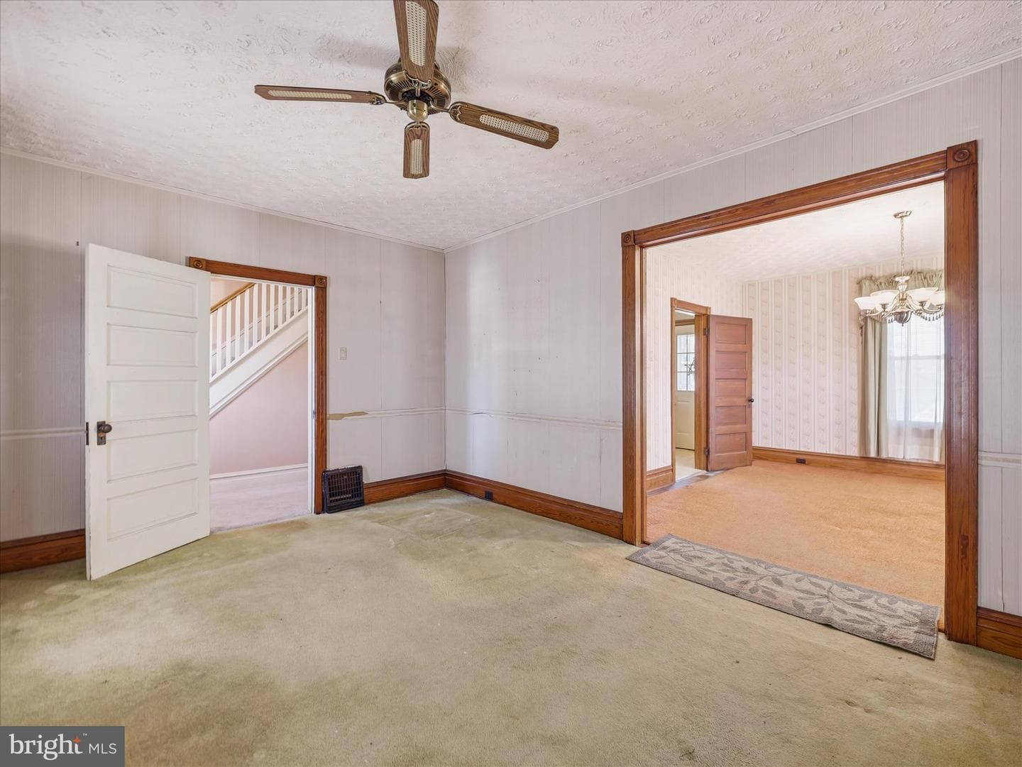 231 Fairview Avenue W photo 24