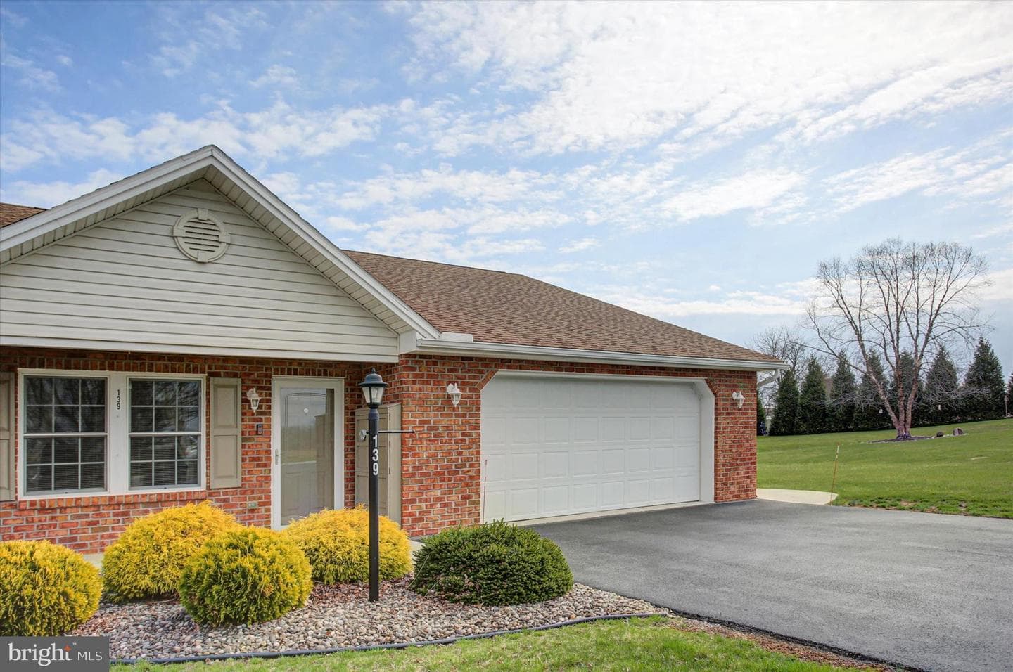 139 Central Way photo 3