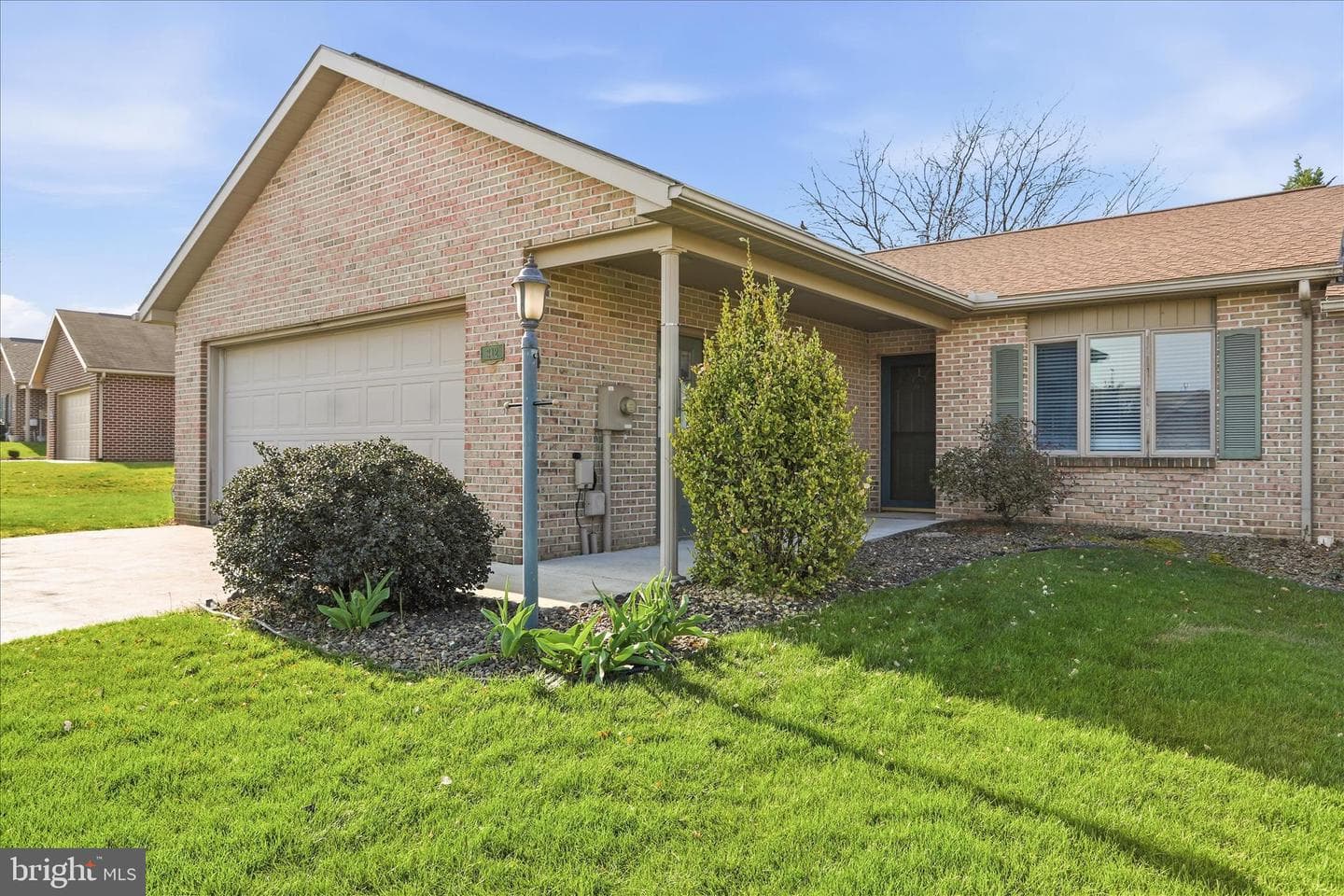 312 Woodvale Drive photo 2