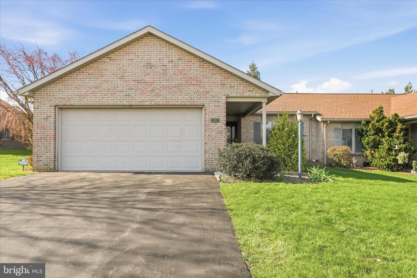 312 Woodvale Drive photo 3