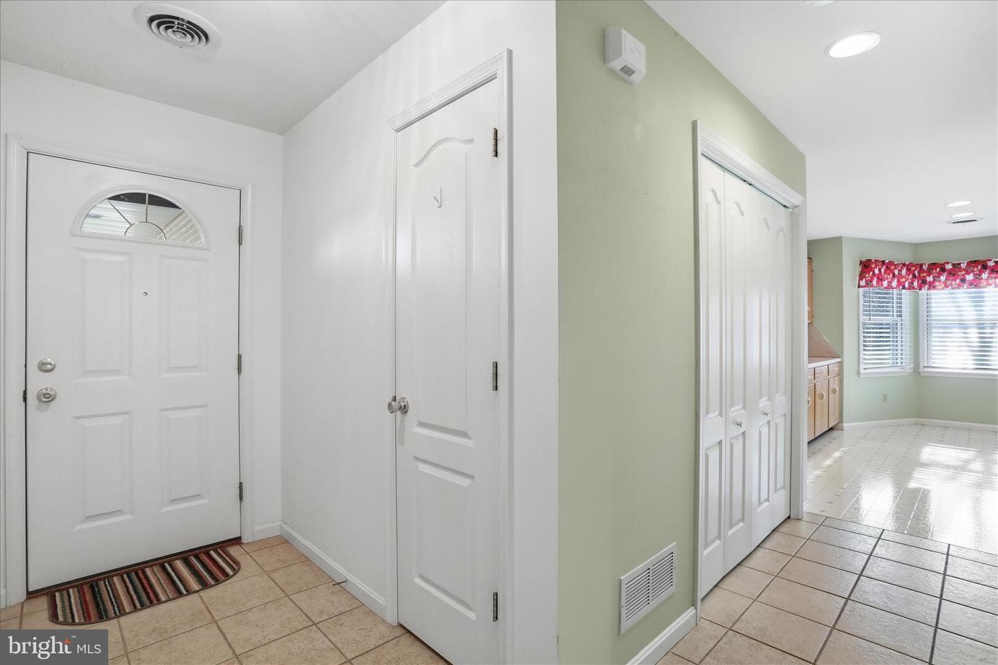312 Woodvale Drive photo 9