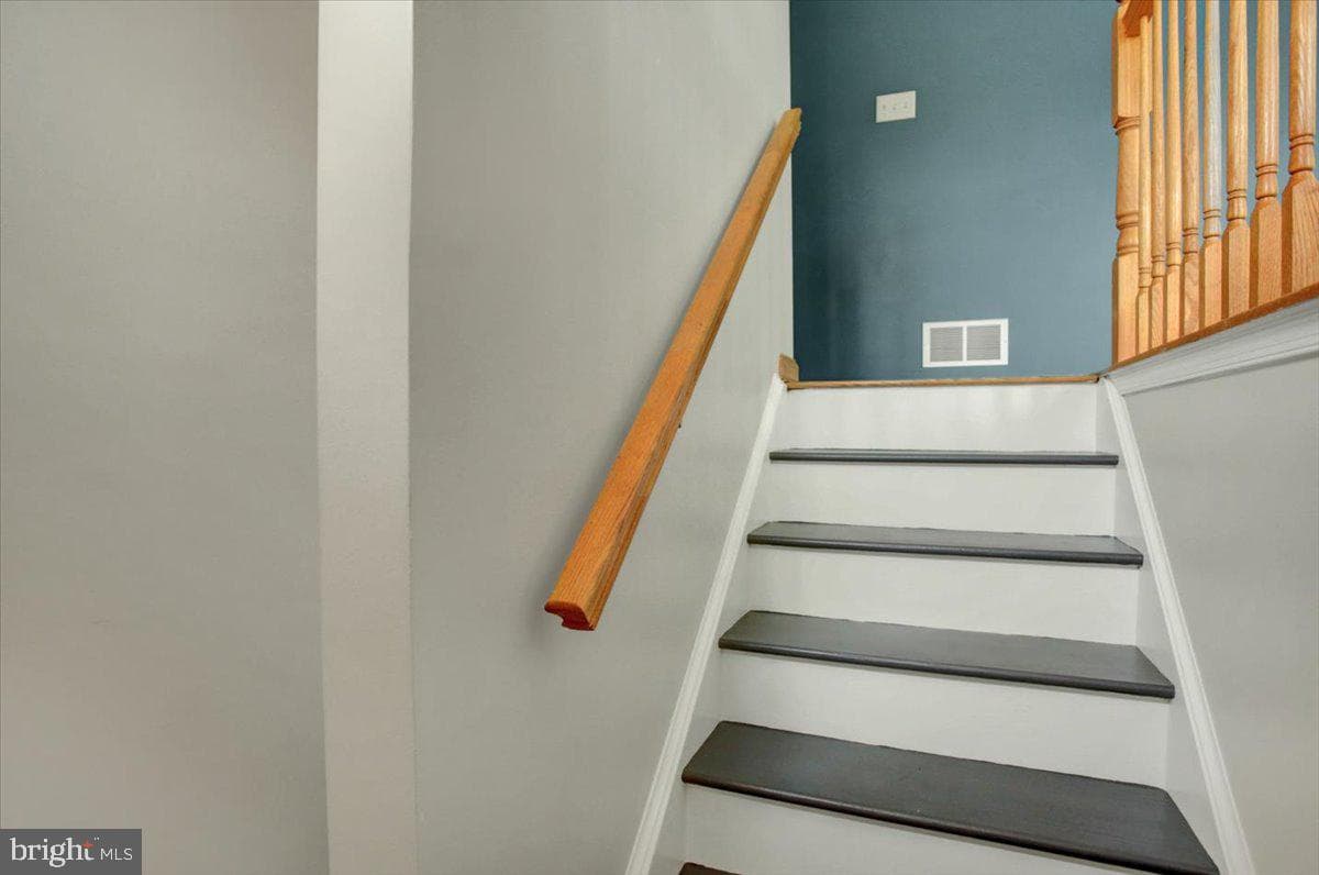 3628 Harold Place photo 9