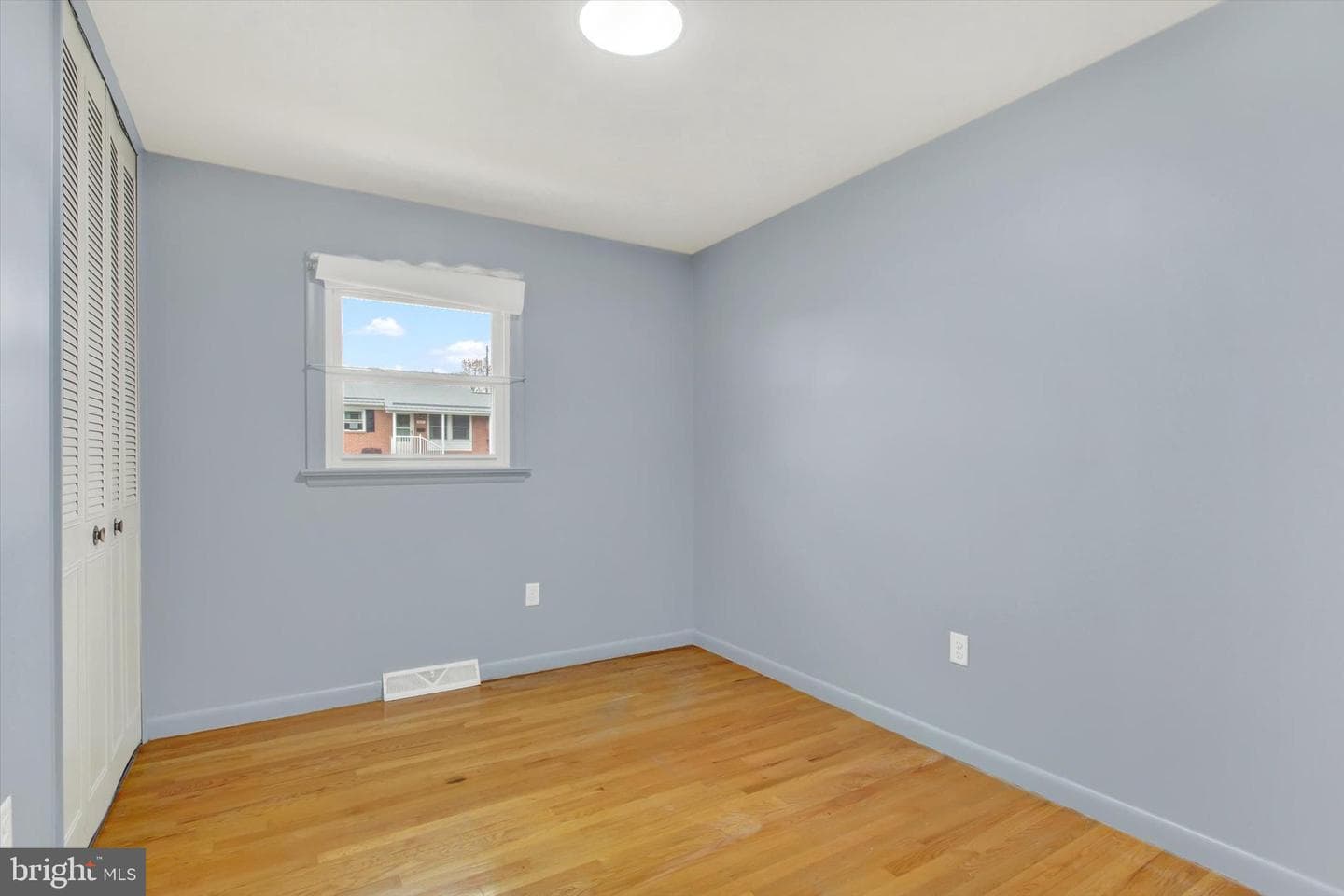 306 Cottage Street photo 12