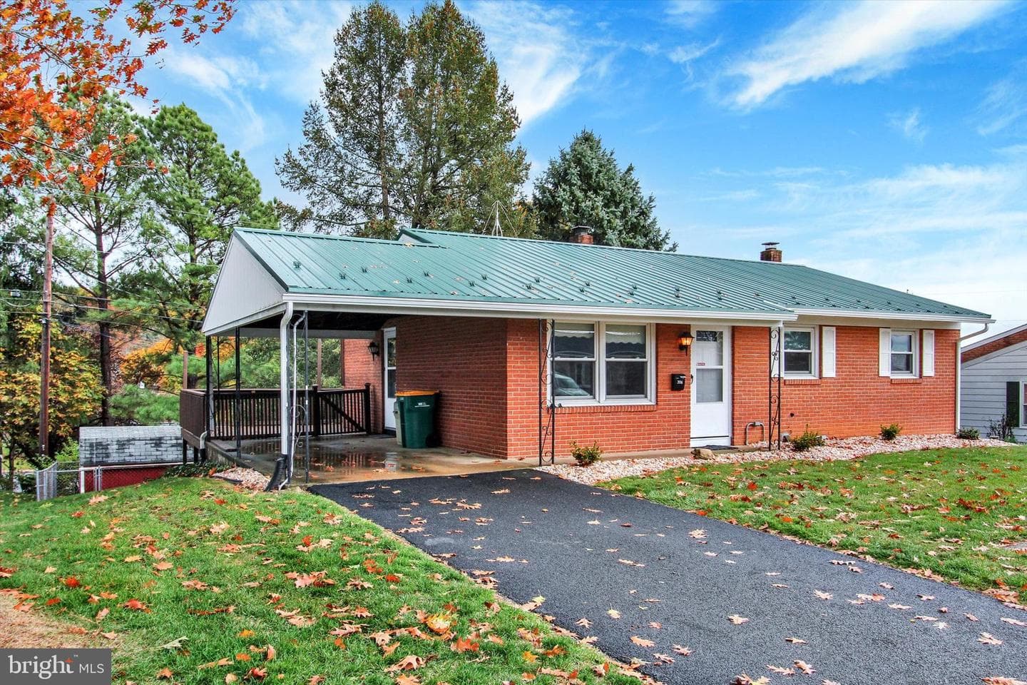 306 Cottage Street photo 3