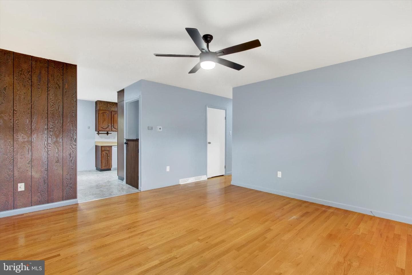306 Cottage Street photo 4
