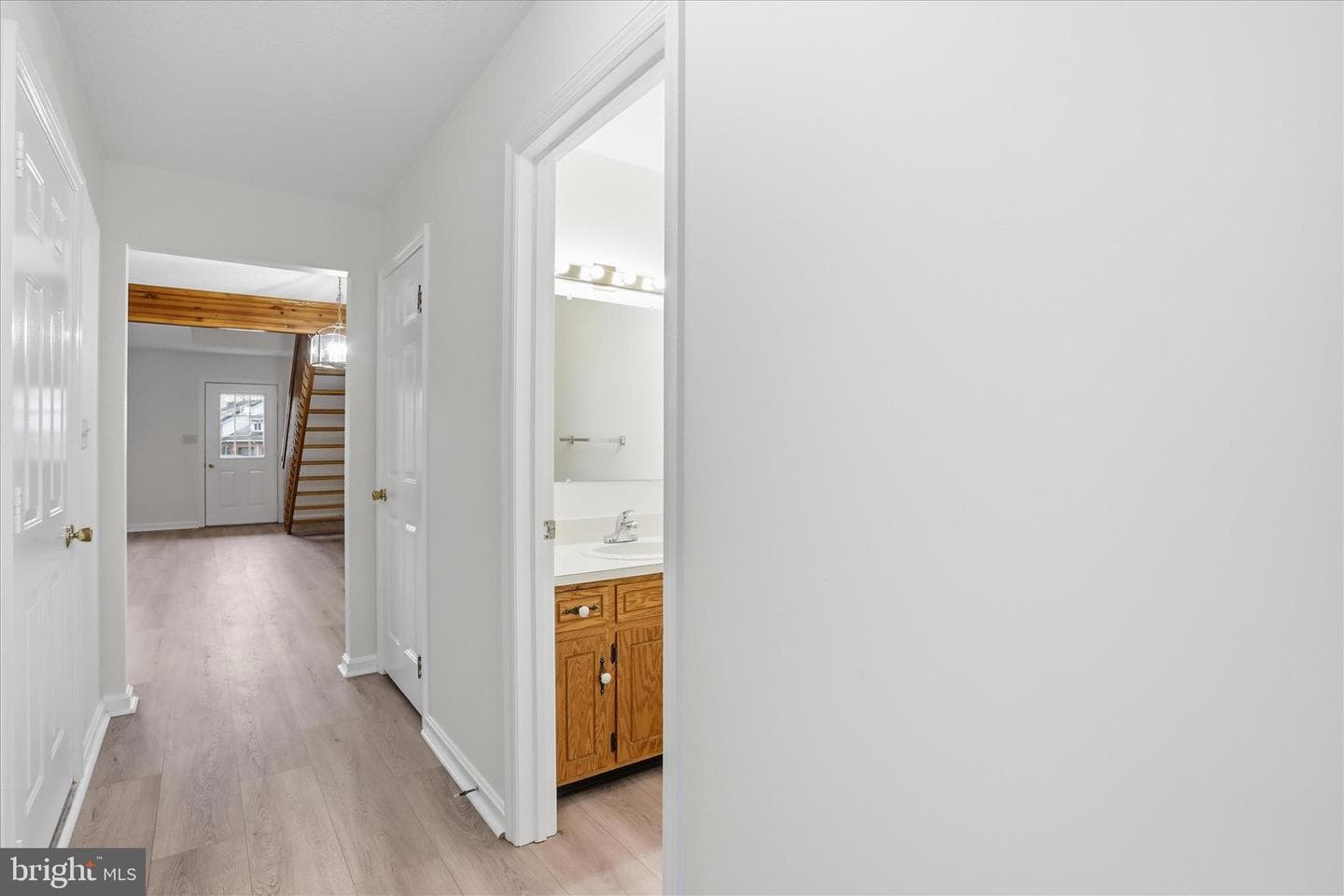 334 Stonegate Court photo 3