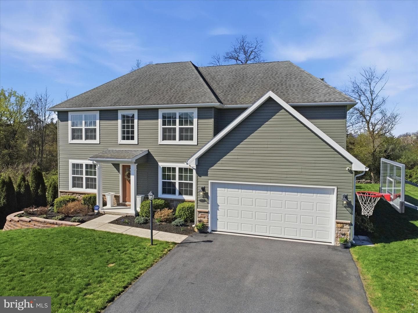 1356 Emilys Court photo 2