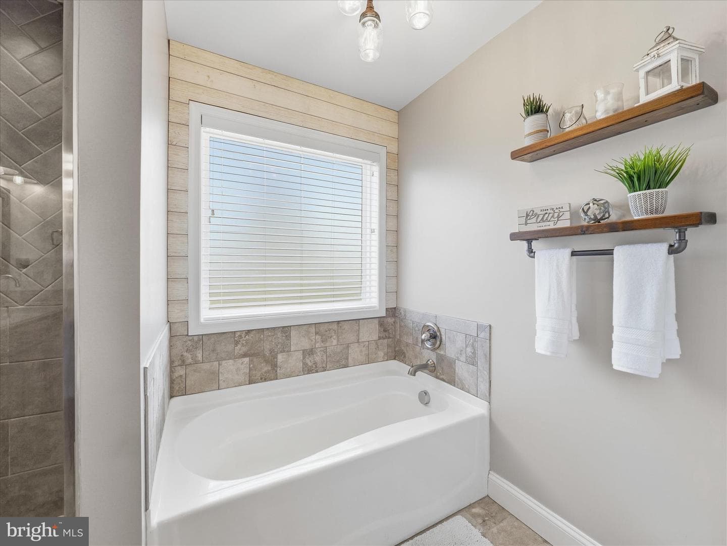 1356 Emilys Court photo 28