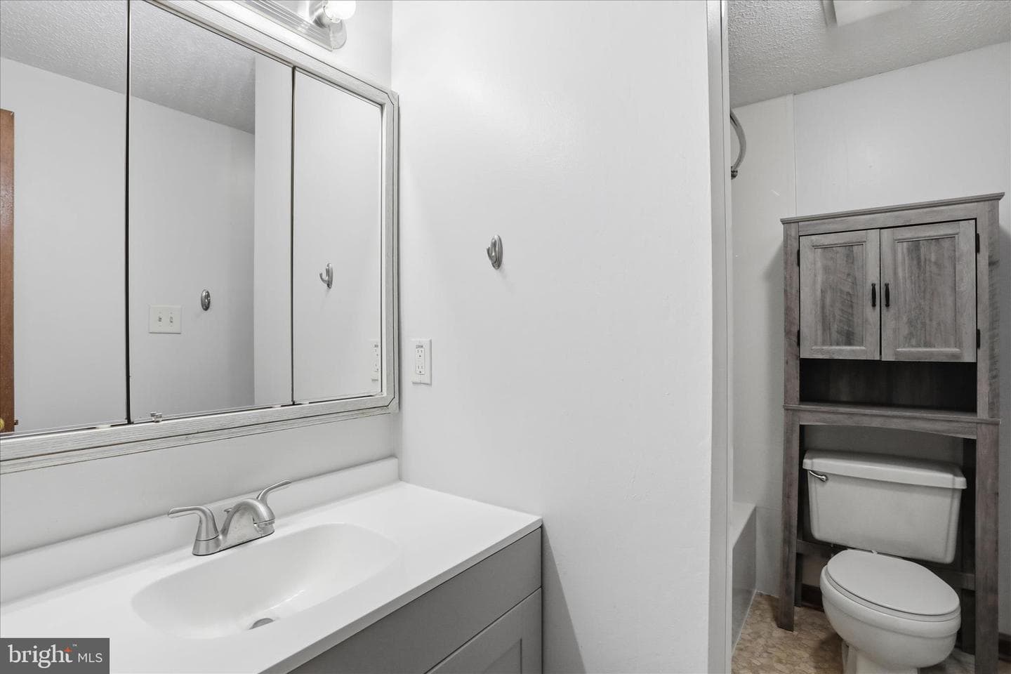 99 Jameslee Drive photo 14