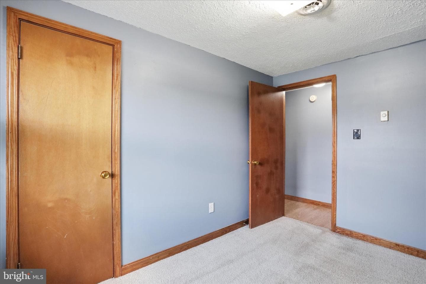 99 Jameslee Drive photo 23