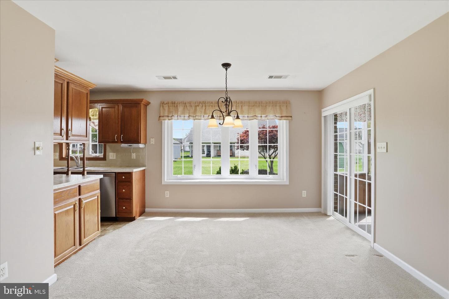 340 Suelinn Drive photo 10