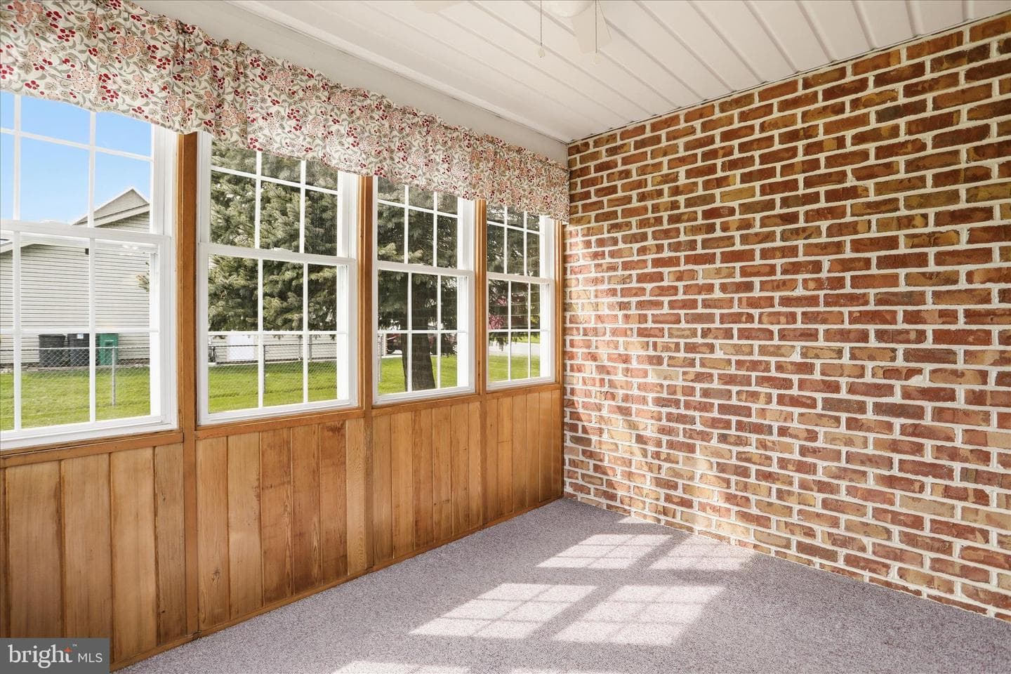340 Suelinn Drive photo 25