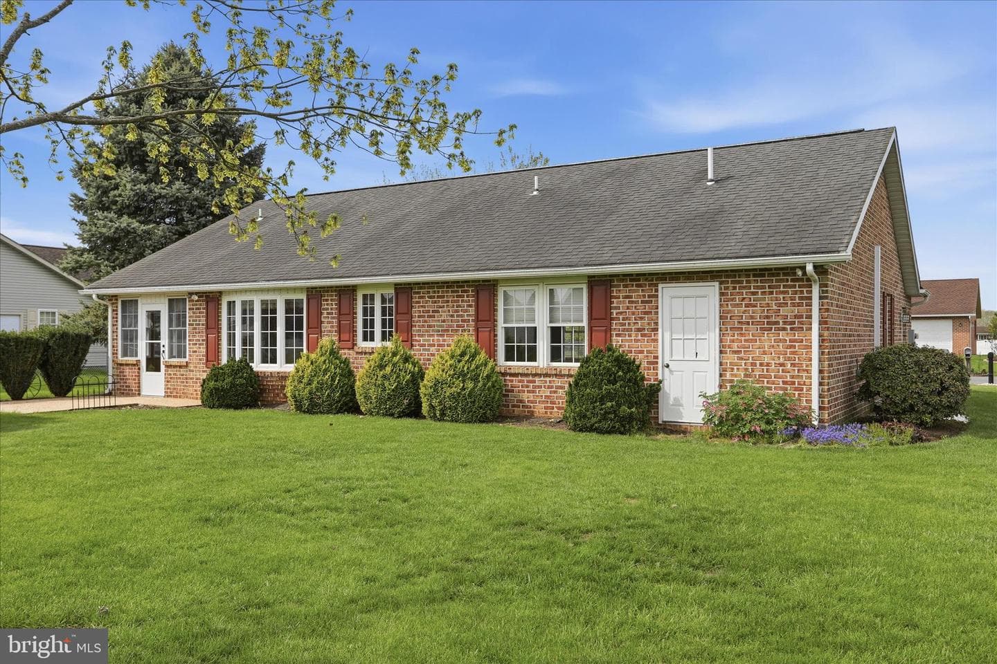 340 Suelinn Drive photo 31