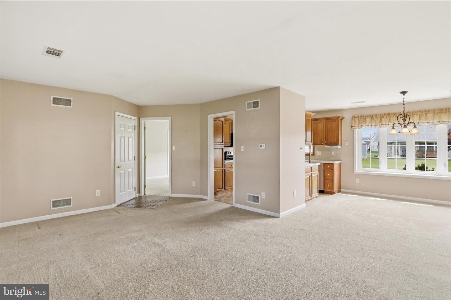 340 Suelinn Drive photo 8
