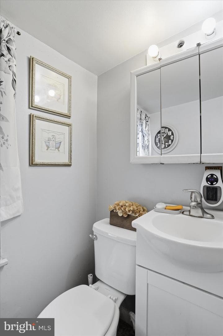 254 W Queen Street photo 11