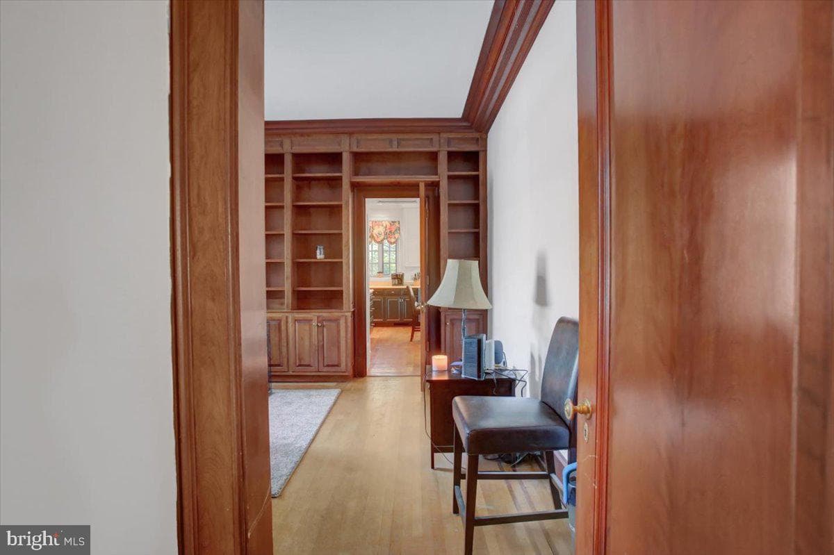 307 W King St photo 11