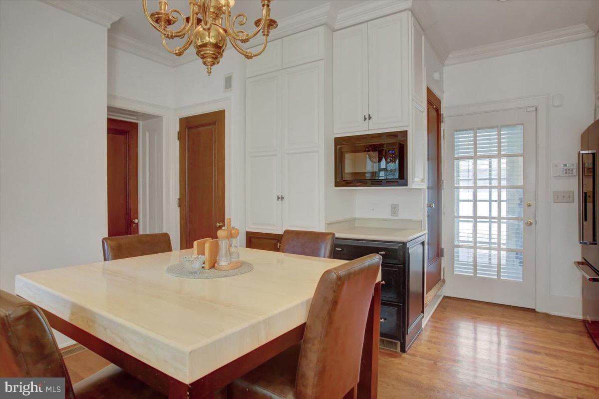 307 W King St photo 17