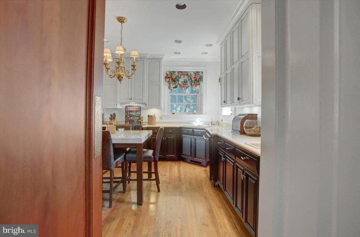 307 W King St photo 18