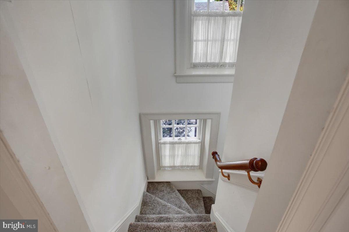 307 W King St photo 23