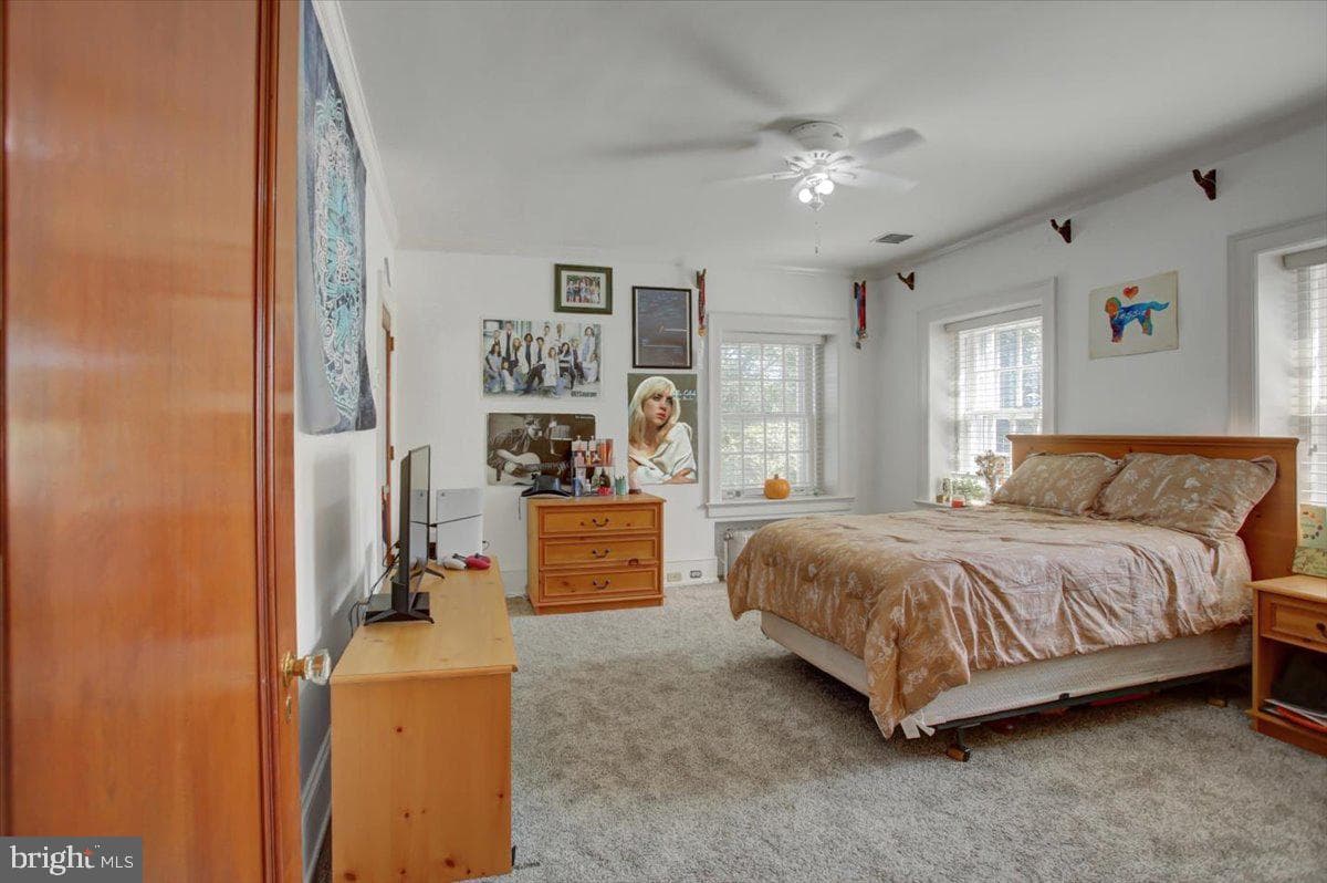 307 W King St photo 47