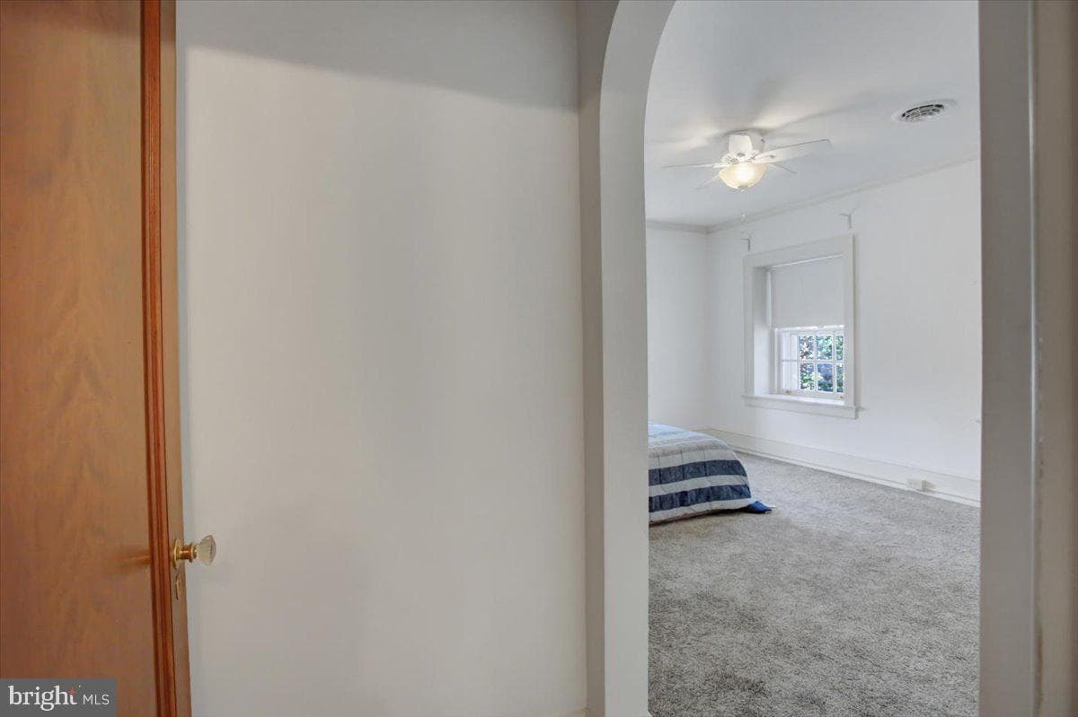 307 W King St photo 52