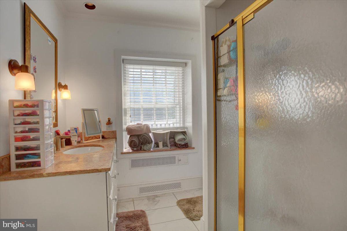 307 W King St photo 54