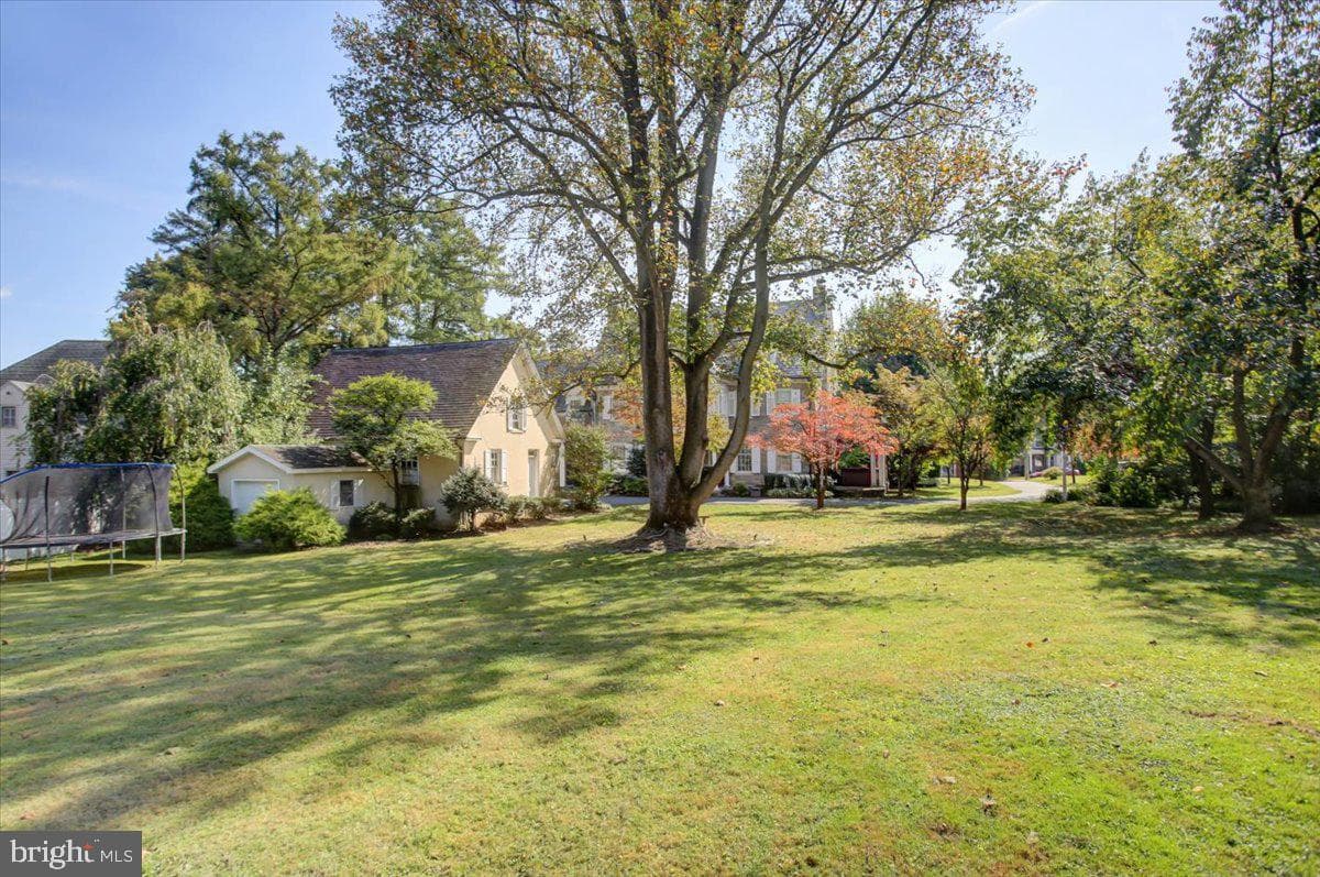307 W King St photo 60