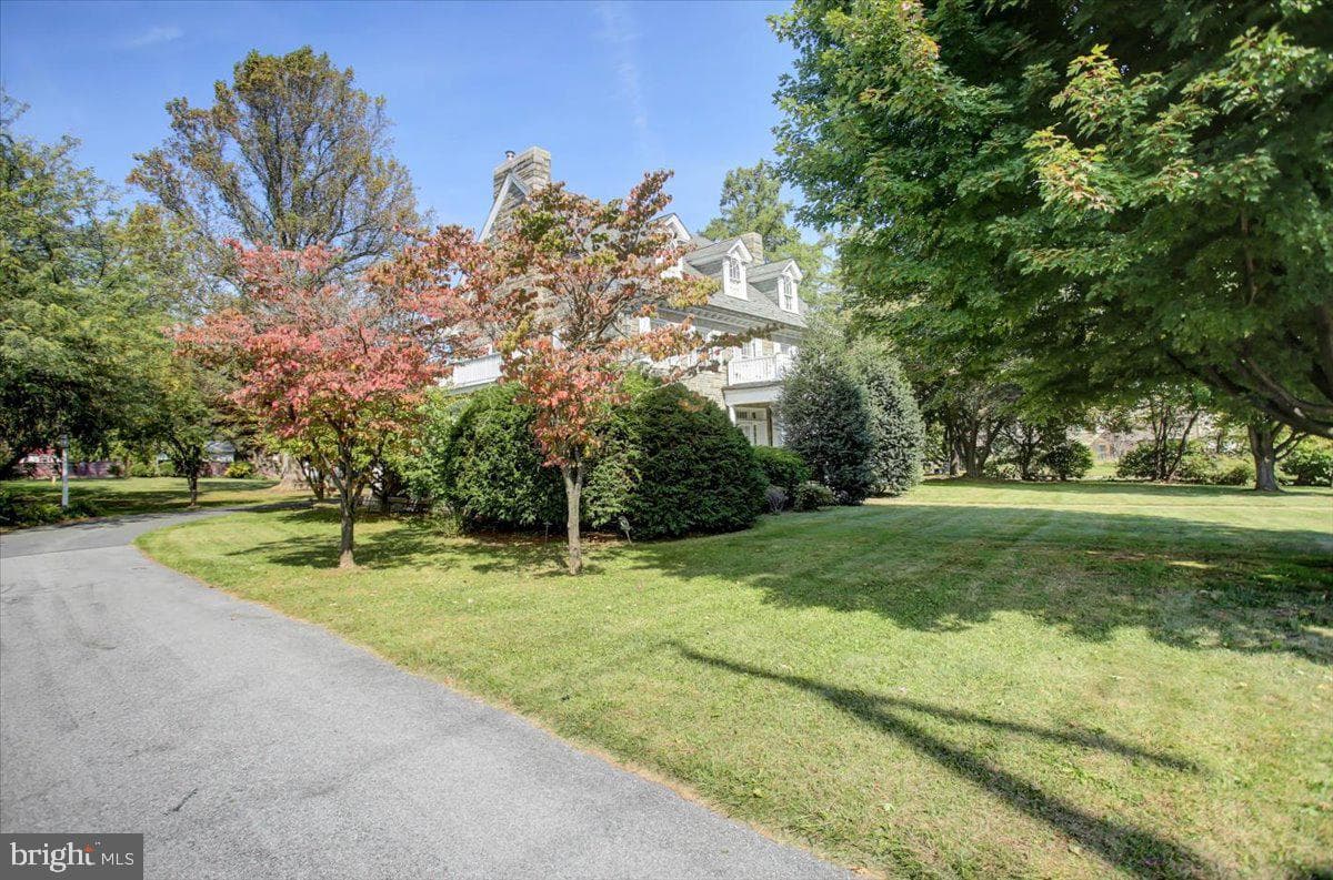 307 W King St photo 62