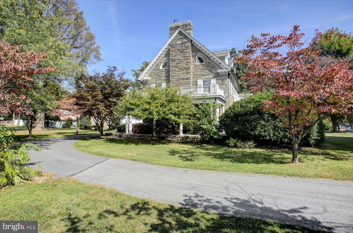 307 W King St photo 63