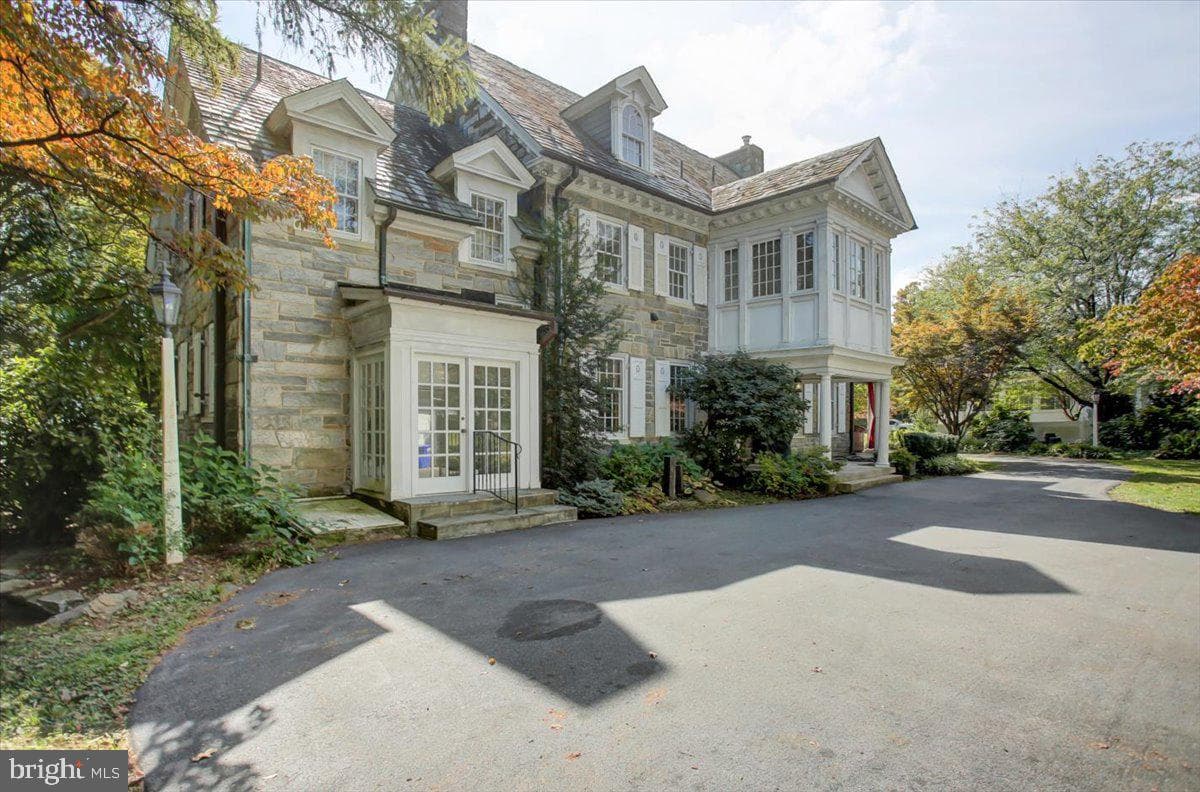 307 W King St photo 69